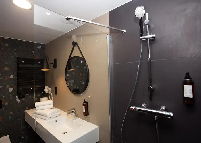 Biala Perla 624- Czarna Gora * シェンナ